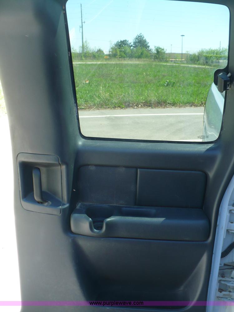 image for item B6321 2001 Chevrolet Silverado K1500 Z71 Off Road extended cab pickup truck