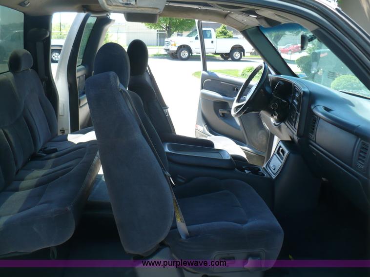 image for item B6321 2001 Chevrolet Silverado K1500 Z71 Off Road extended cab pickup truck