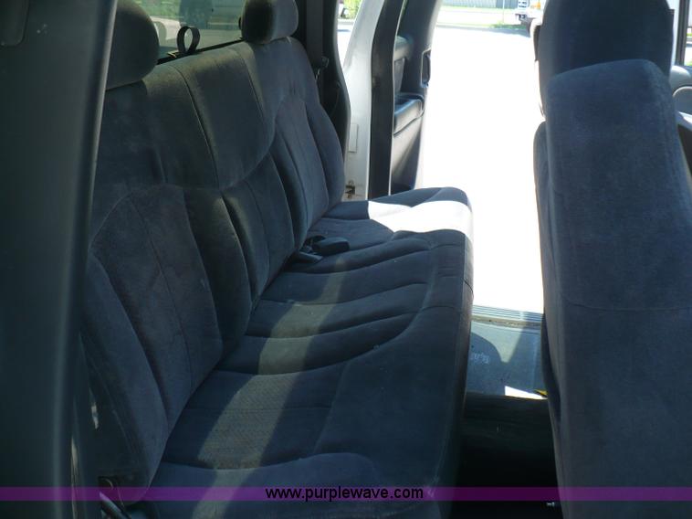 image for item B6321 2001 Chevrolet Silverado K1500 Z71 Off Road extended cab pickup truck