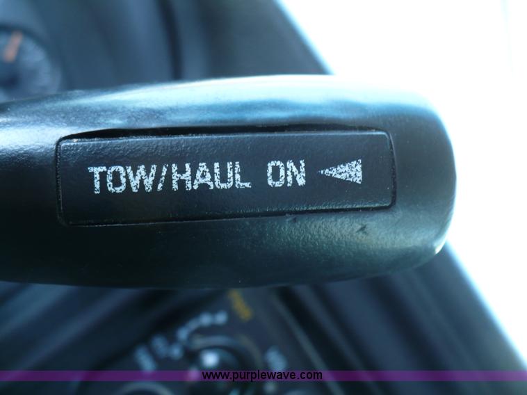 image for item B6321 2001 Chevrolet Silverado K1500 Z71 Off Road extended cab pickup truck