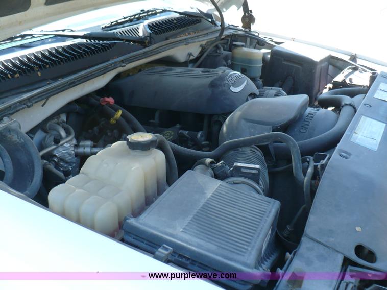 image for item B6321 2001 Chevrolet Silverado K1500 Z71 Off Road extended cab pickup truck