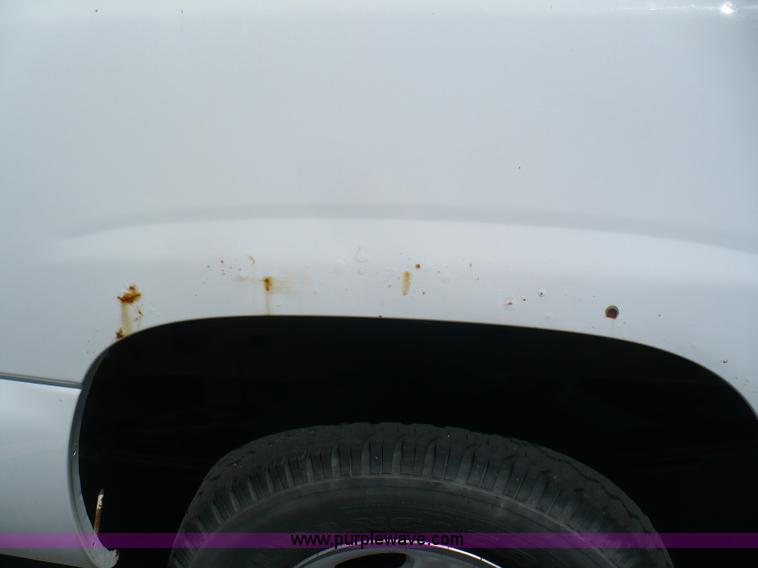 image for item B6321 2001 Chevrolet Silverado K1500 Z71 Off Road extended cab pickup truck