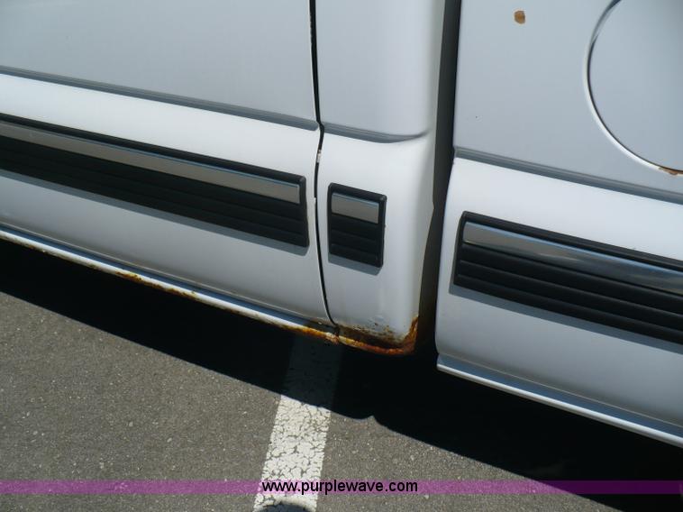 image for item B6321 2001 Chevrolet Silverado K1500 Z71 Off Road extended cab pickup truck