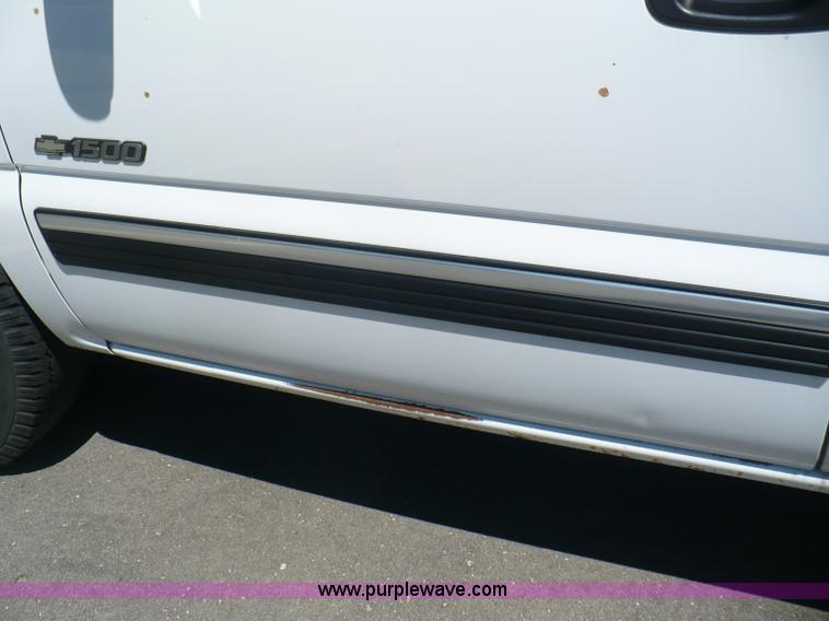 image for item B6321 2001 Chevrolet Silverado K1500 Z71 Off Road extended cab pickup truck