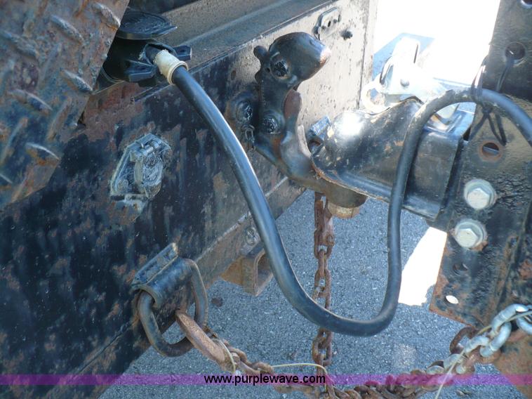 image for item B6323 1999 Ford F350 XLT Super Duty flatbed pickup truck
