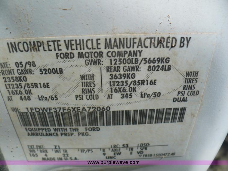image for item B6323 1999 Ford F350 XLT Super Duty flatbed pickup truck