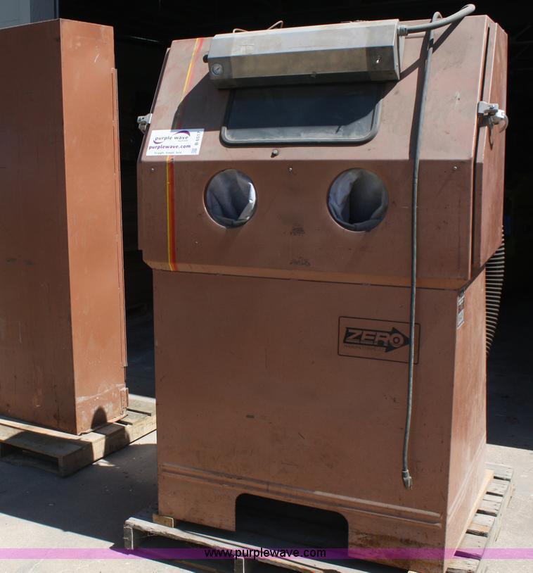 image for item B6517 Zero sand blasting cabinet