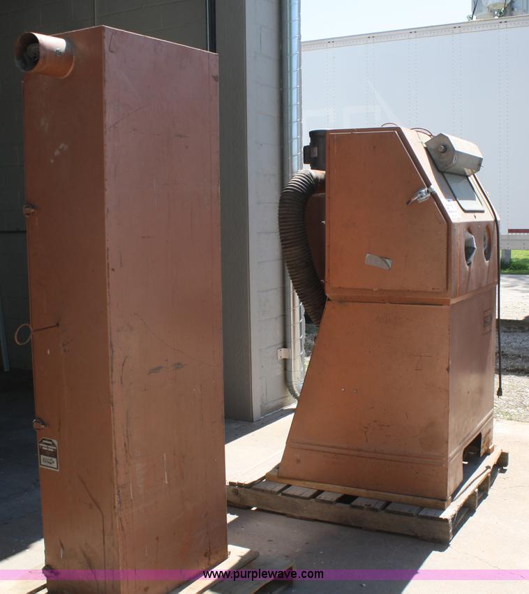 image for item B6517 Zero sand blasting cabinet