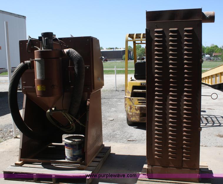 image for item B6517 Zero sand blasting cabinet