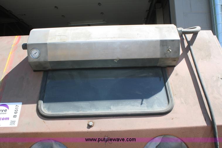 image for item B6517 Zero sand blasting cabinet