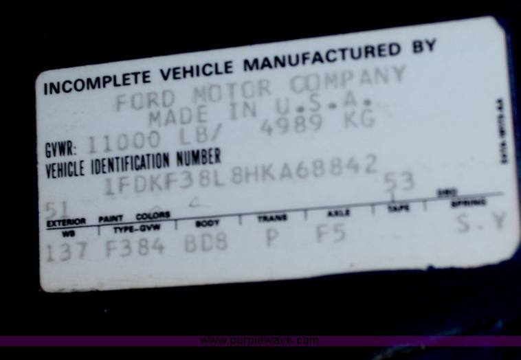 image for item B6525 1987 Ford F350 tow truck