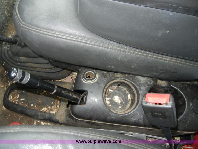 image for item C4264 2004 Chevrolet C7500 insulation truck