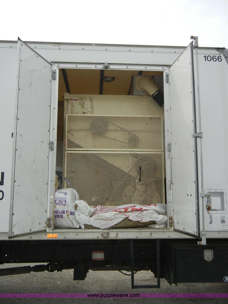 image for item C4264 2004 Chevrolet C7500 insulation truck