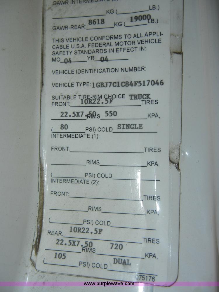 image for item C4264 2004 Chevrolet C7500 insulation truck