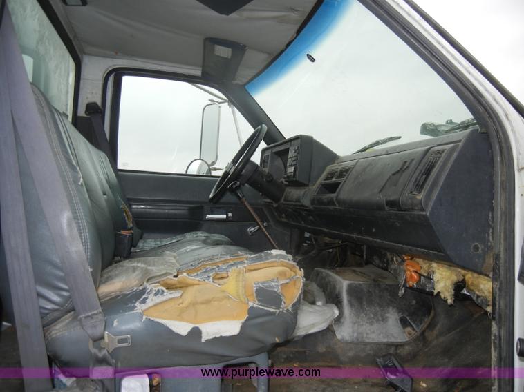 image for item C4265 1996 Chevrolet Kodiak insulation truck
