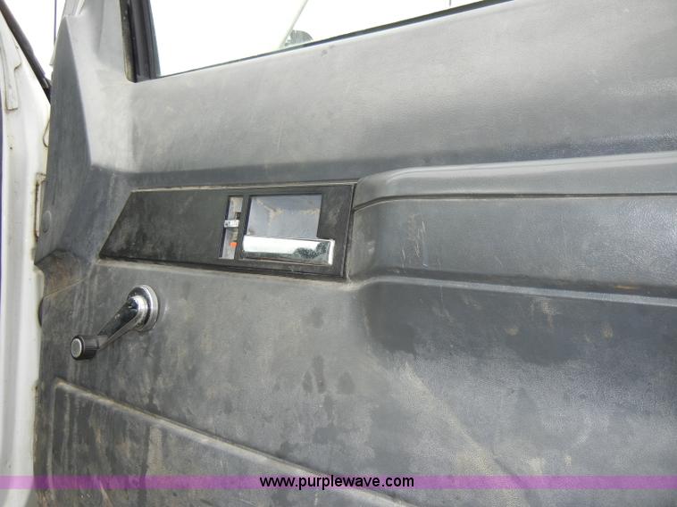 image for item C4265 1996 Chevrolet Kodiak insulation truck