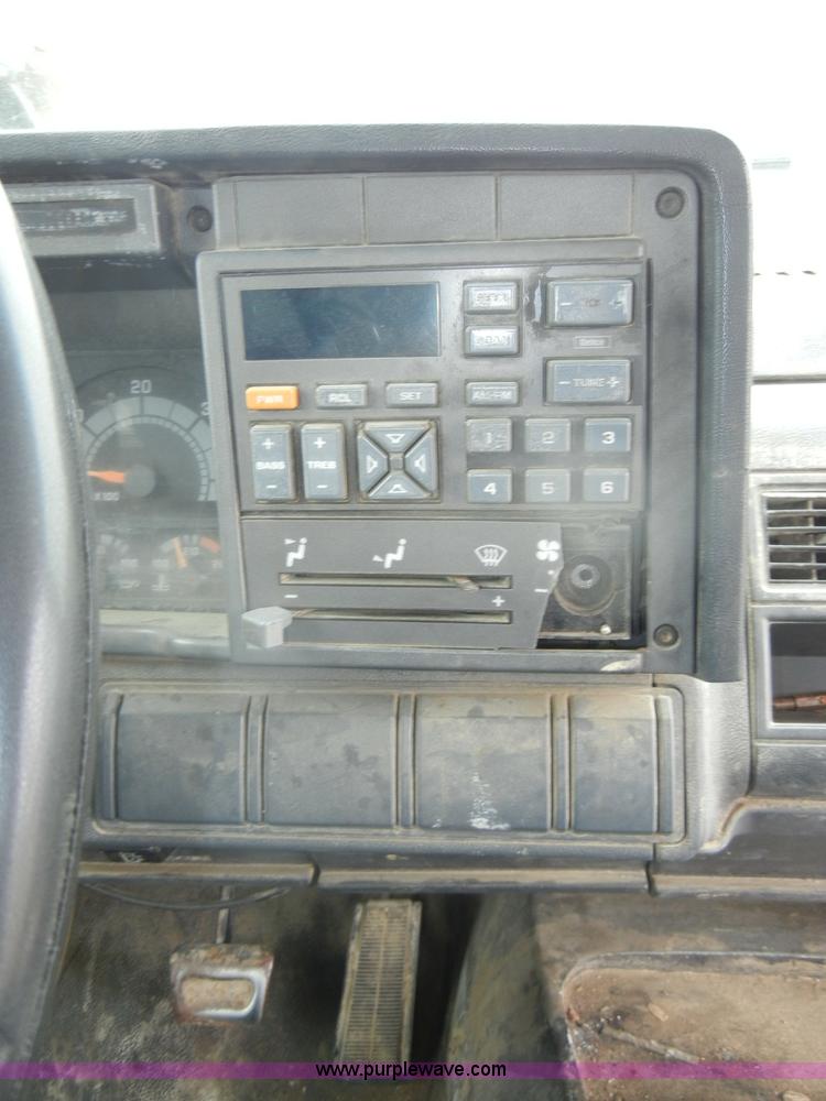 image for item C4265 1996 Chevrolet Kodiak insulation truck