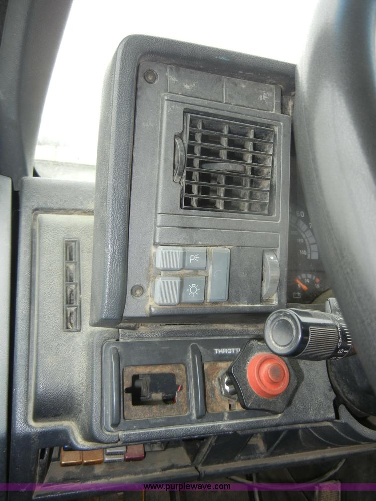 image for item C4265 1996 Chevrolet Kodiak insulation truck
