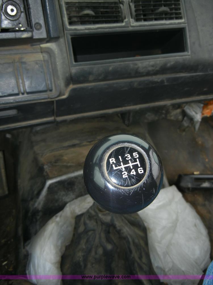 image for item C4265 1996 Chevrolet Kodiak insulation truck