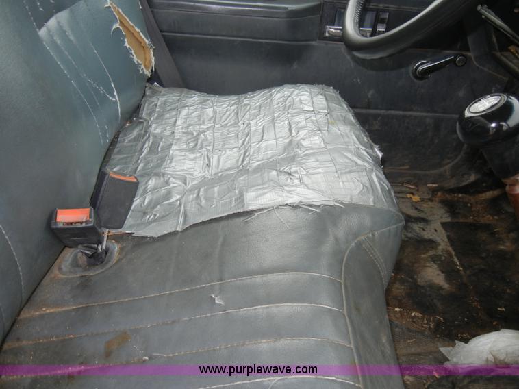 image for item C4265 1996 Chevrolet Kodiak insulation truck