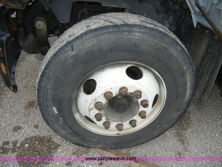 image for item C4265 1996 Chevrolet Kodiak insulation truck