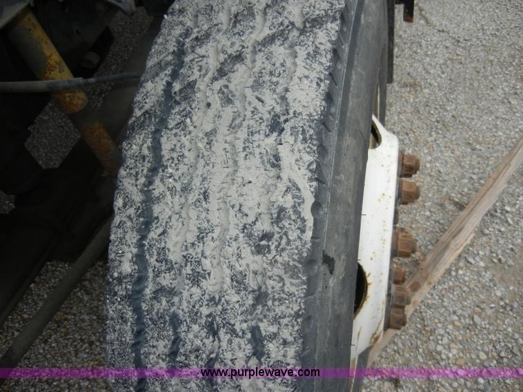 image for item C4265 1996 Chevrolet Kodiak insulation truck