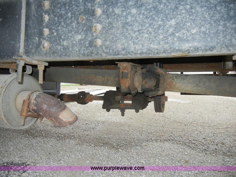 image for item C4265 1996 Chevrolet Kodiak insulation truck