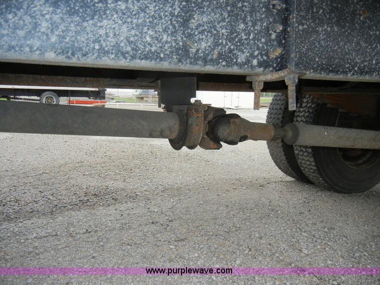 image for item C4265 1996 Chevrolet Kodiak insulation truck