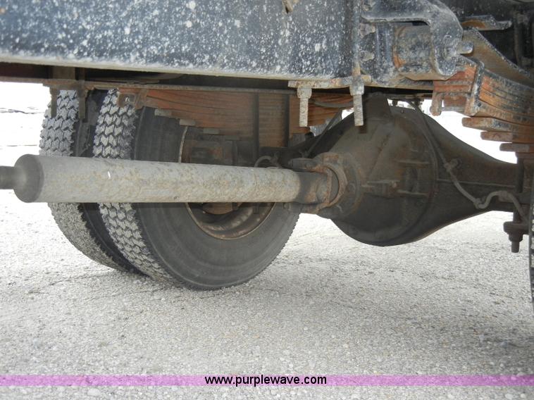 image for item C4265 1996 Chevrolet Kodiak insulation truck