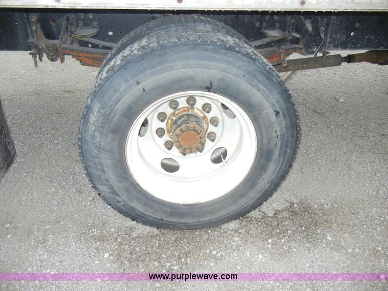 image for item C4265 1996 Chevrolet Kodiak insulation truck