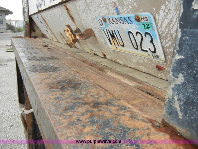 image for item C4265 1996 Chevrolet Kodiak insulation truck