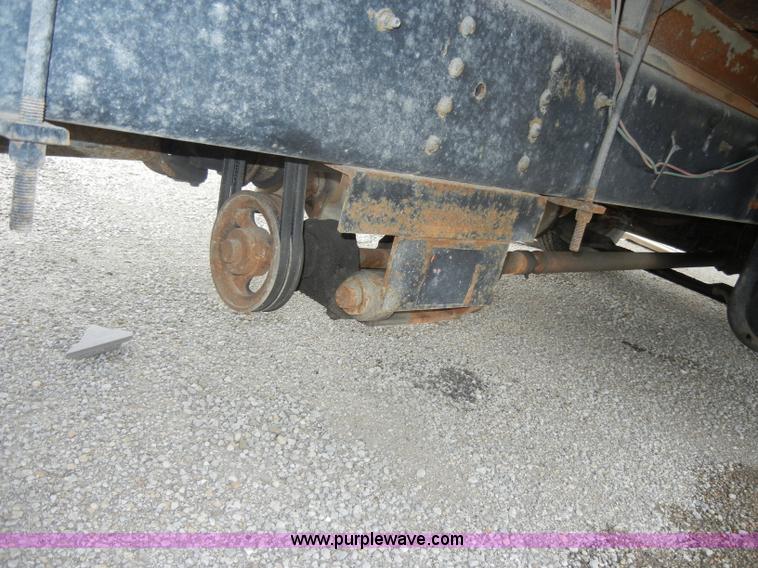 image for item C4265 1996 Chevrolet Kodiak insulation truck