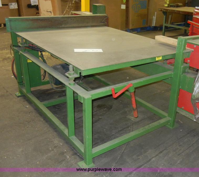 image for item C4275 Rippit pallet dismantler unit