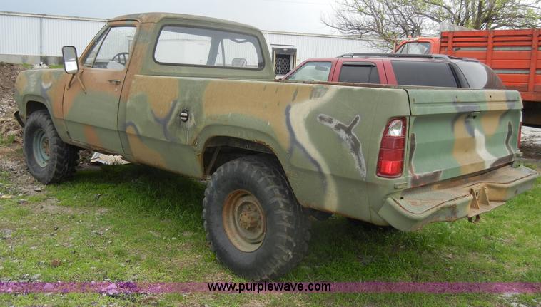 image for item C4286 1976 Dodge M880 pickup truck