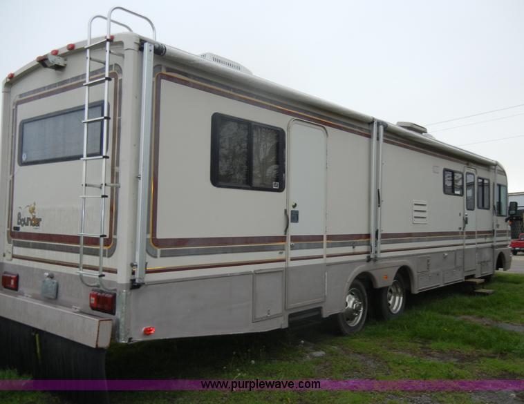 image for item C4291 1993 Chevrolet Fleetwood Bounder RV camper