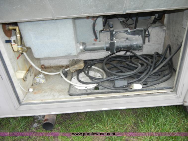 image for item C4291 1993 Chevrolet Fleetwood Bounder RV camper