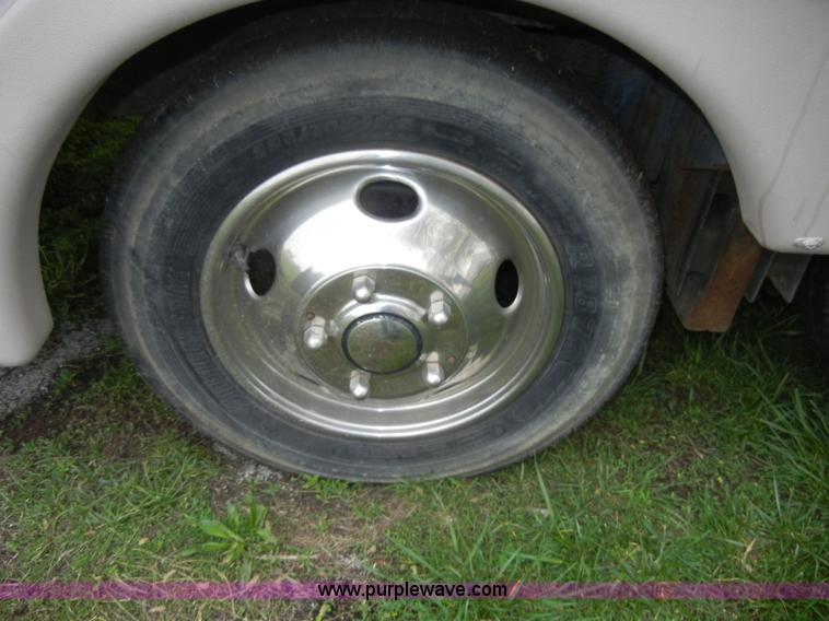 image for item C4291 1993 Chevrolet Fleetwood Bounder RV camper