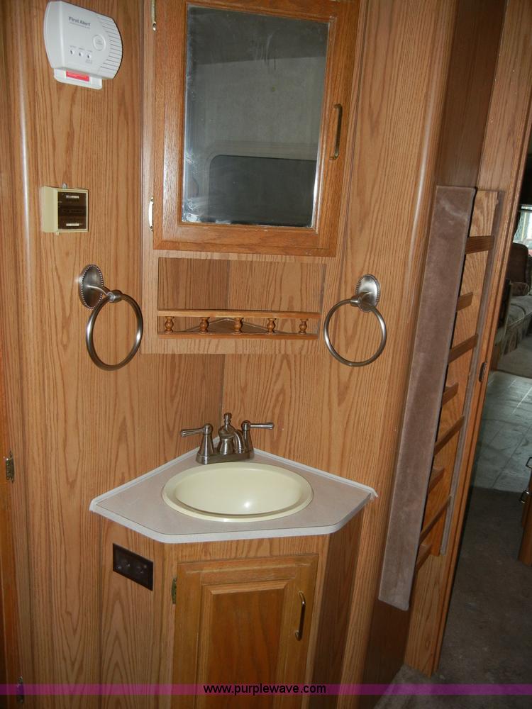 image for item C4291 1993 Chevrolet Fleetwood Bounder RV camper