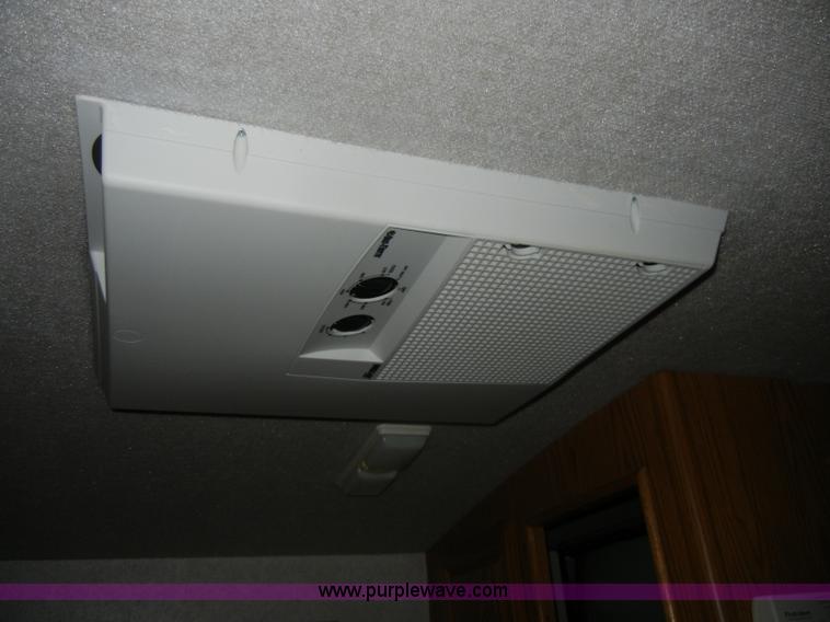 image for item C4291 1993 Chevrolet Fleetwood Bounder RV camper