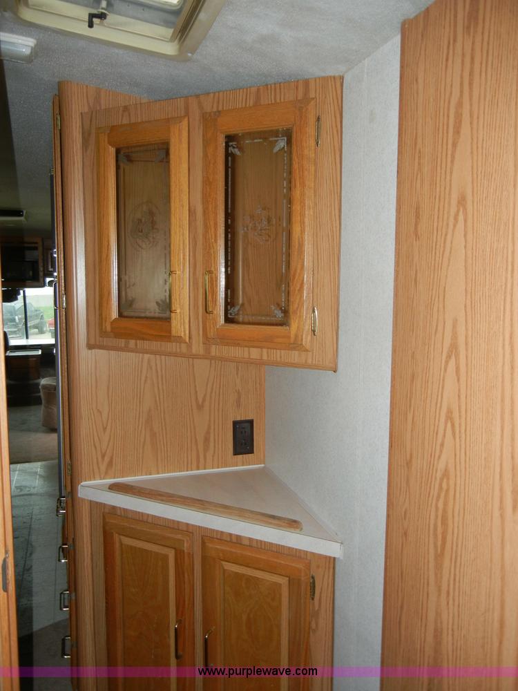 image for item C4291 1993 Chevrolet Fleetwood Bounder RV camper