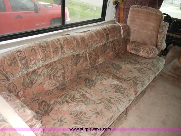 image for item C4291 1993 Chevrolet Fleetwood Bounder RV camper