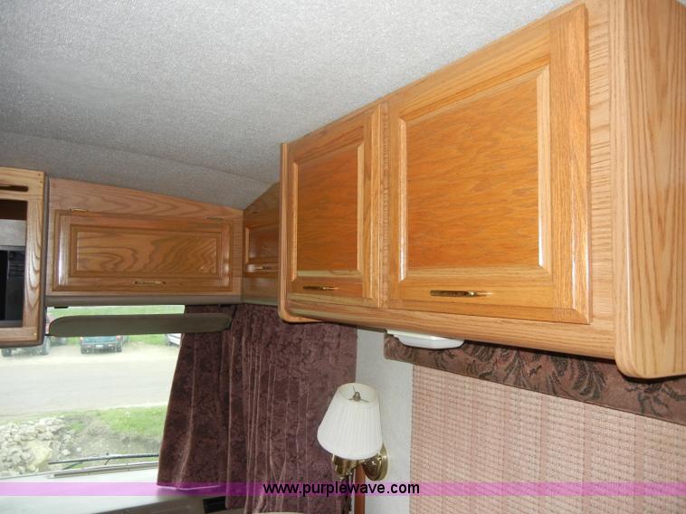 image for item C4291 1993 Chevrolet Fleetwood Bounder RV camper