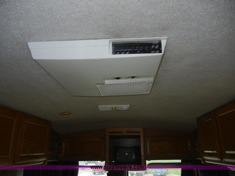 image for item C4291 1993 Chevrolet Fleetwood Bounder RV camper