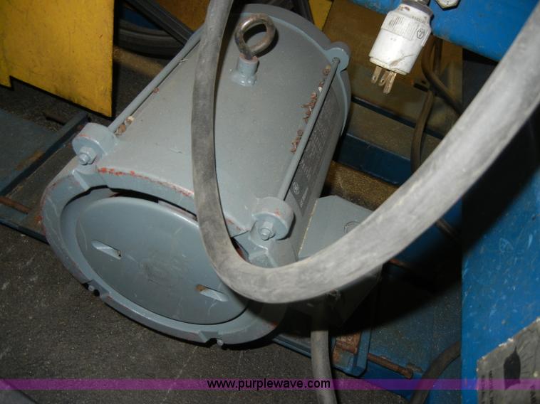 image for item C4293 Rippit pallet dismantling unit