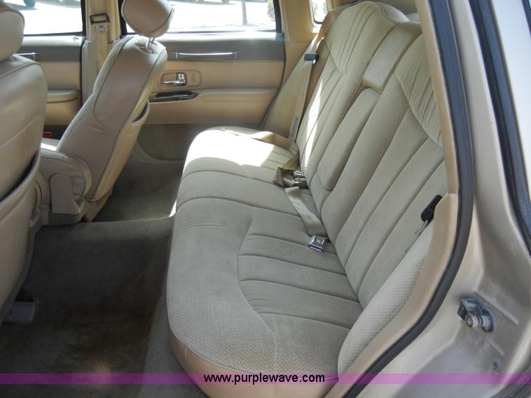 image for item C4322 1997 Lincoln Town Car Executive