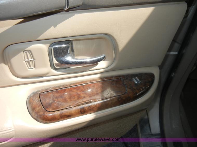 image for item C4322 1997 Lincoln Town Car Executive