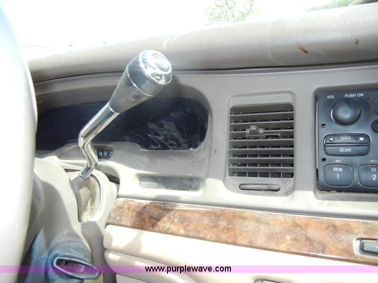 image for item C4322 1997 Lincoln Town Car Executive