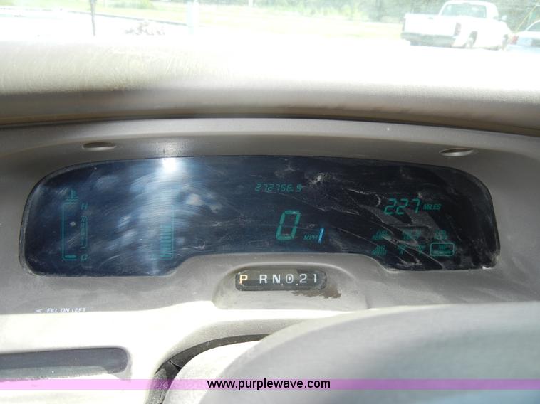 image for item C4322 1997 Lincoln Town Car Executive