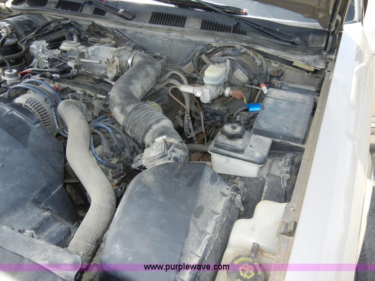 image for item C4322 1997 Lincoln Town Car Executive
