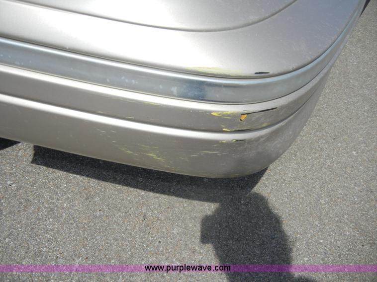 image for item C4322 1997 Lincoln Town Car Executive